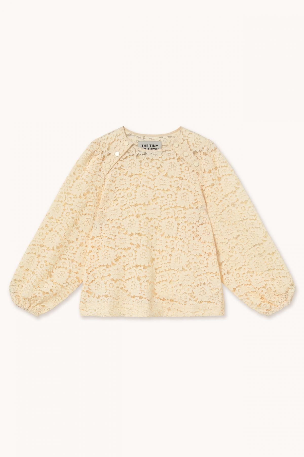 타이니코튼 라이트크림 레이스 버튼 블라우스 AW25-601103 ONE COLOR - 메인 이미지
