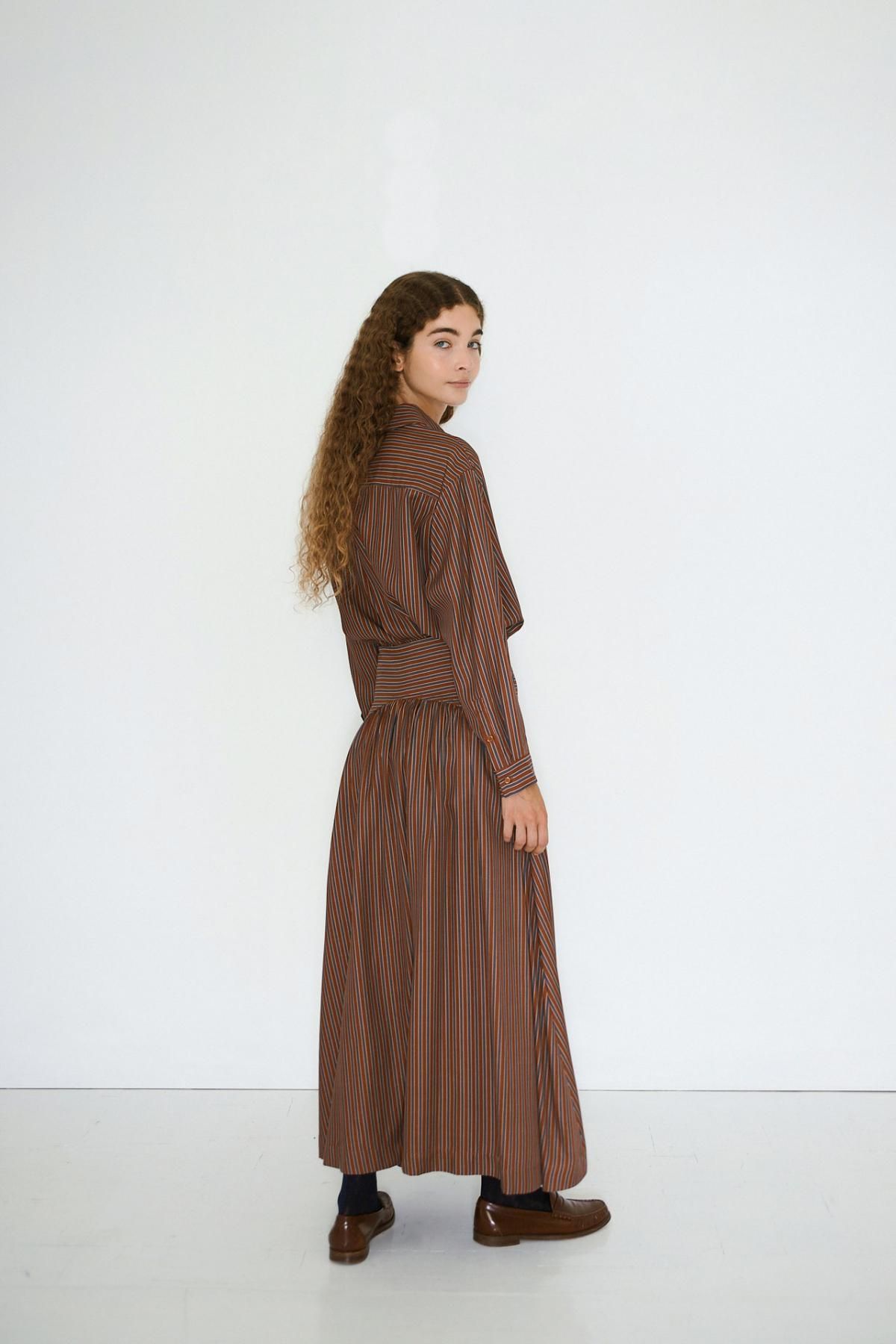 타이니코튼 스트라이프 브라운 미디 스커트 AW25-616M06 ONE COLOR - 상세 이미지 4