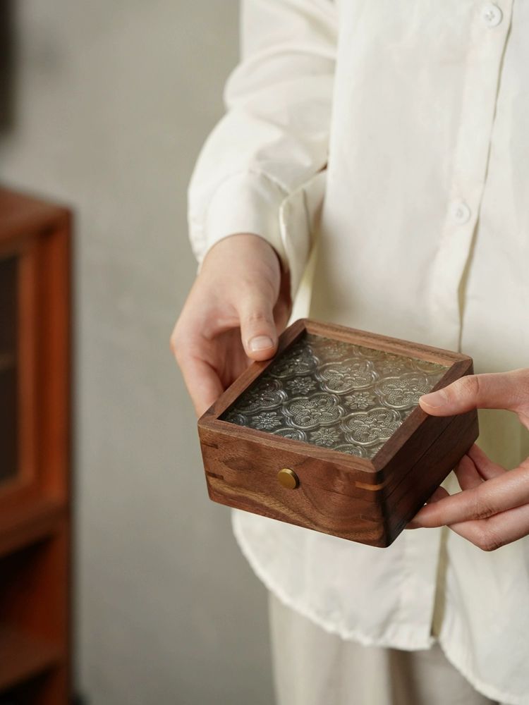 솔비에 묵주 염주 보관함 가죽 목걸이 퇴치 단주 천주교 교회 투명 유리 북미 체리 우드 수납 상자 - 상세 이미지 5