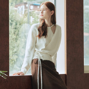 [제로스트릿][김유정 착용][7컬러] 울 블렌딩 랩 스웨터 WOOL BL... 착용 후기 | 사이즈/핏 총정리 - 상품 이미지 4