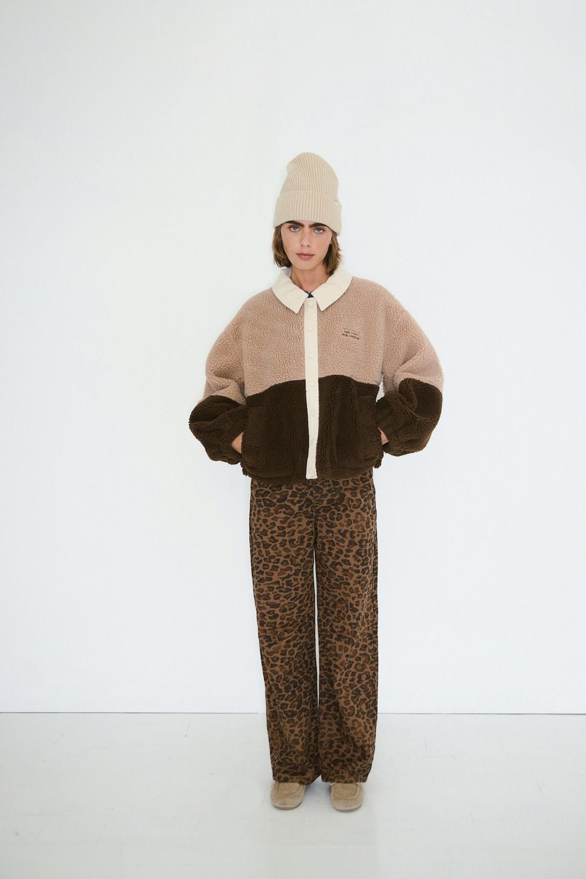 타이니코튼 카멜 다크브라운 시어링 컬러블록 테크니컬 재킷 AW25-767S41 CARAMEL/DARK BROWN - 상세 이미지 3