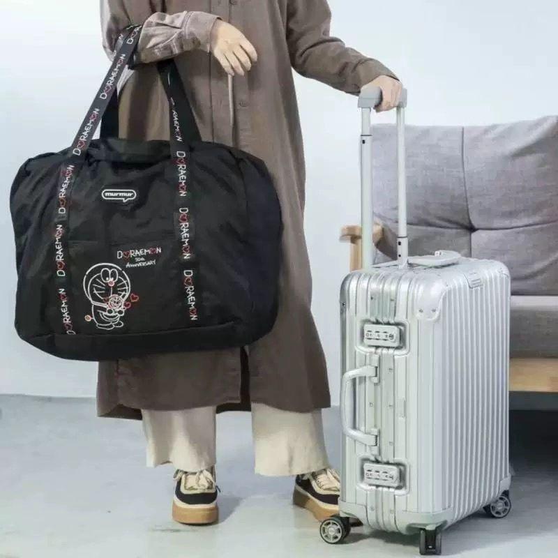 도라에몽 여행 가방 보스턴백 검정 대용량 데일리 의류 수납 휴대용 숄더백 짐가방 - 상품 이미지