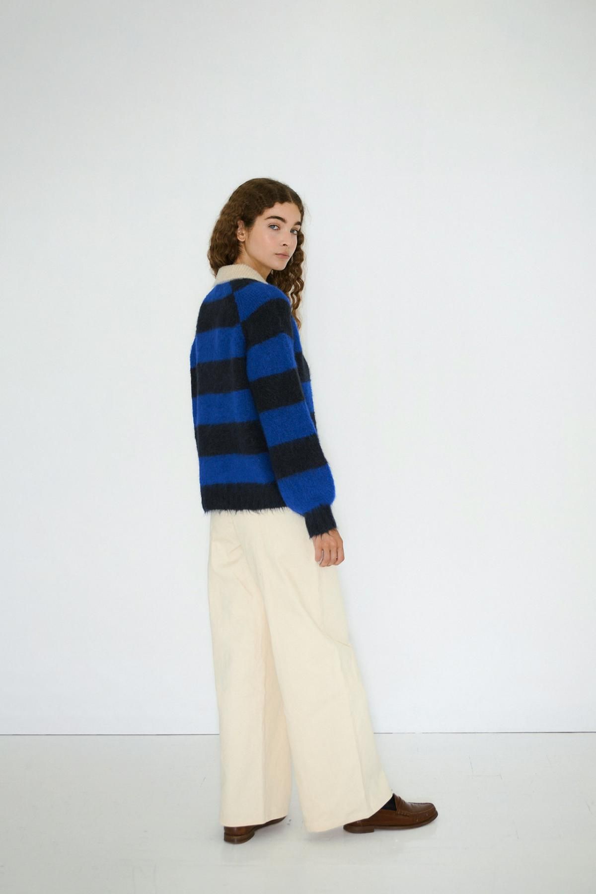 타이니코튼 스트라이프 라운드넥 네이비 울트라마린 니트 폴로 셔츠 AW25-668M75 ONE COLOR - 상세 이미지 4
