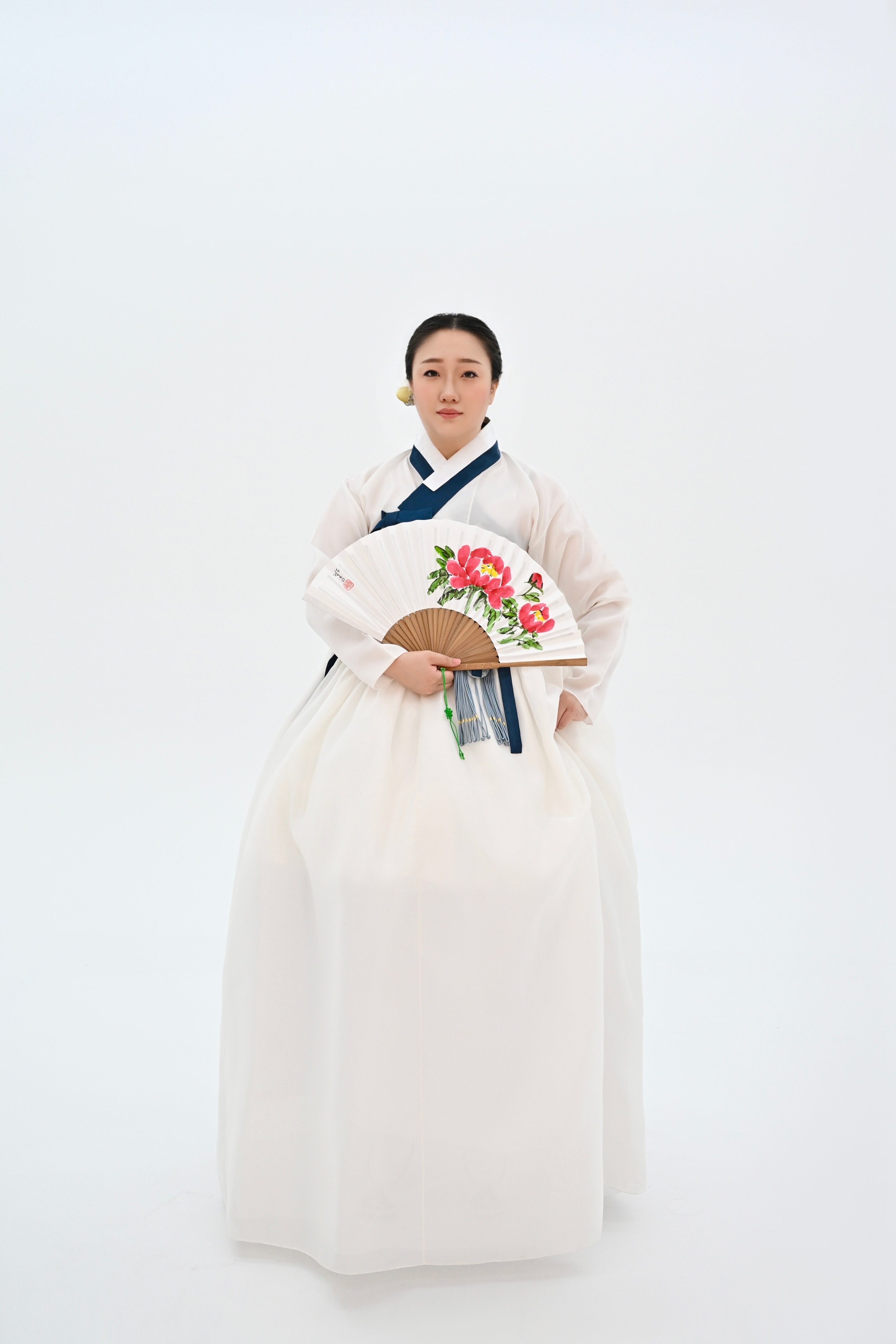[맞춤한복] 지백색 저고리와 치마 한복세트 촬영 스냅 결혼식 신부 혜여한복 - 상세 이미지 4