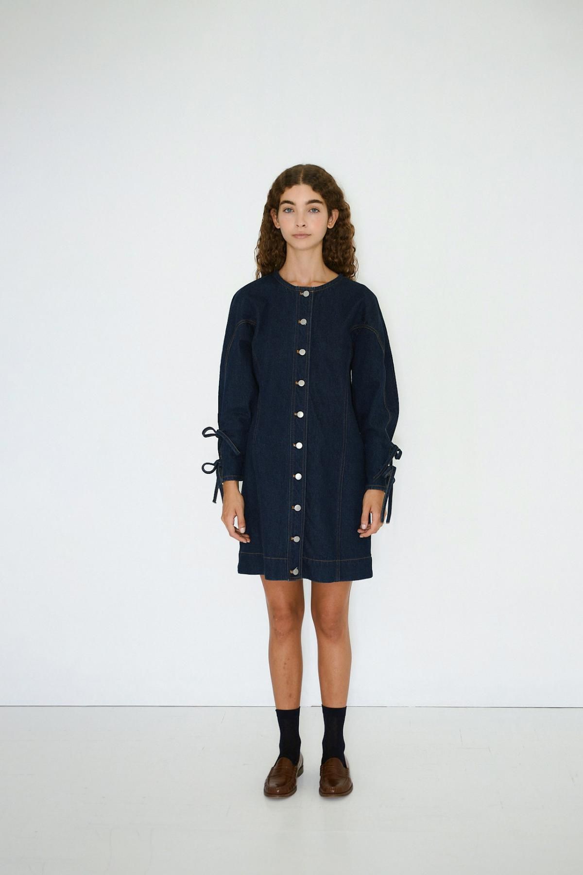 타이니코튼 데님 리본 디테일 네이비 미니 원피스 AW25-771107 ONE COLOR - 상세 이미지 3