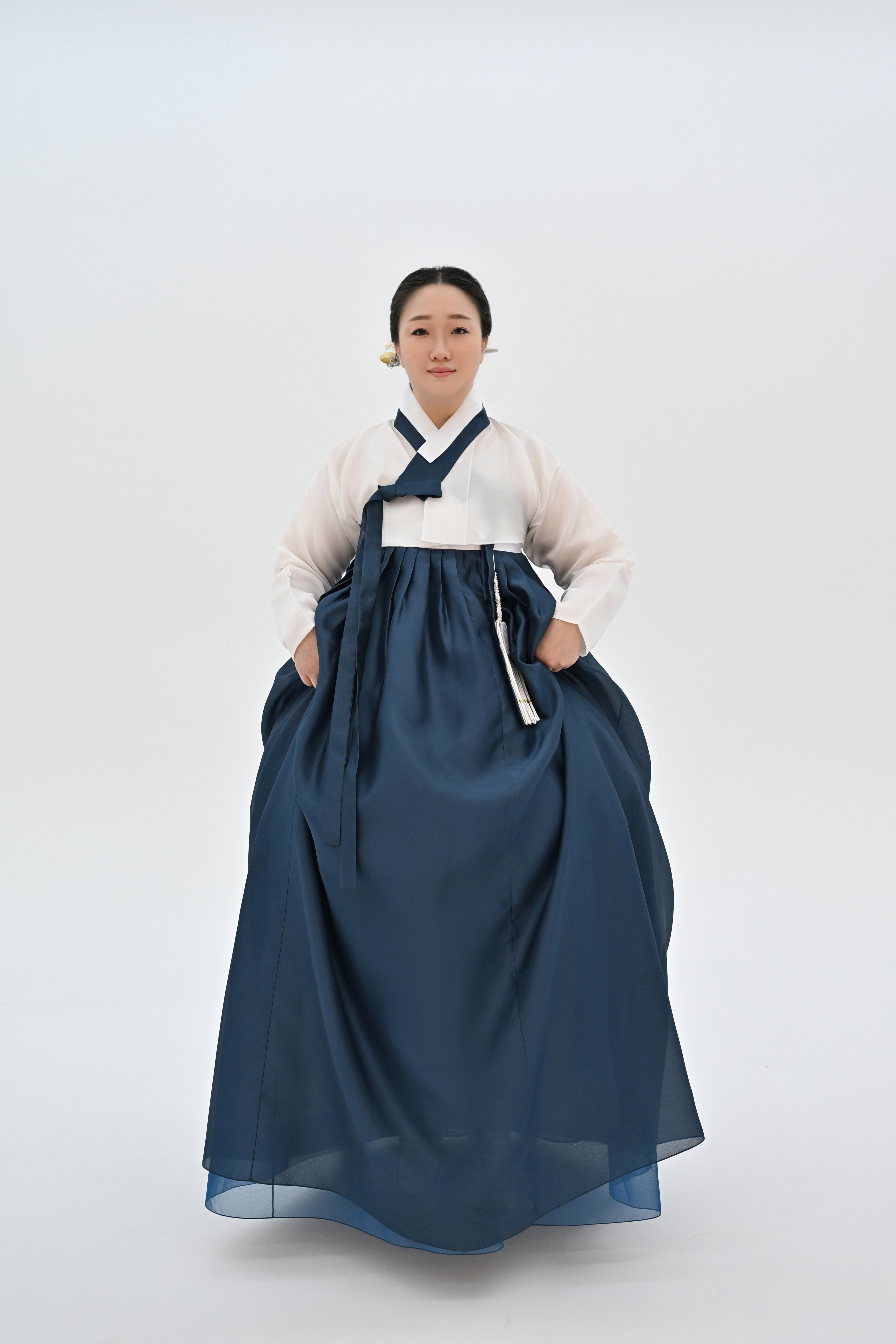 [한복대여] 지백색과 청록색 한복 전통 결혼 촬영 스냅 예식 신부 혜여한복 - 상세 이미지 2