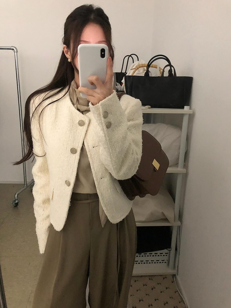 런버 여성 가을 노카라 라운드 루즈핏 긴팔 크롭 트위드자켓 - 상품 이미지
