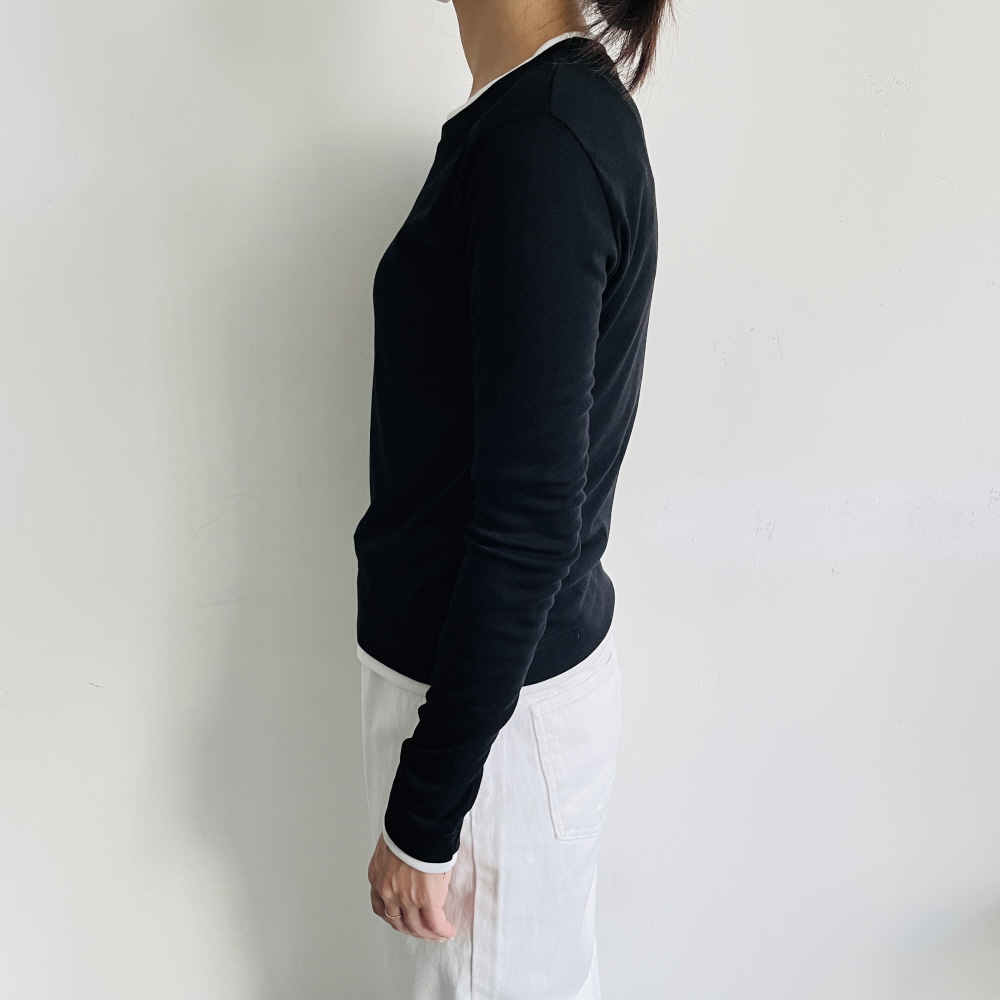 1+1 흰티 투톤 배색 이너 레이어드 긴팔 티셔츠 - 상세 이미지 4