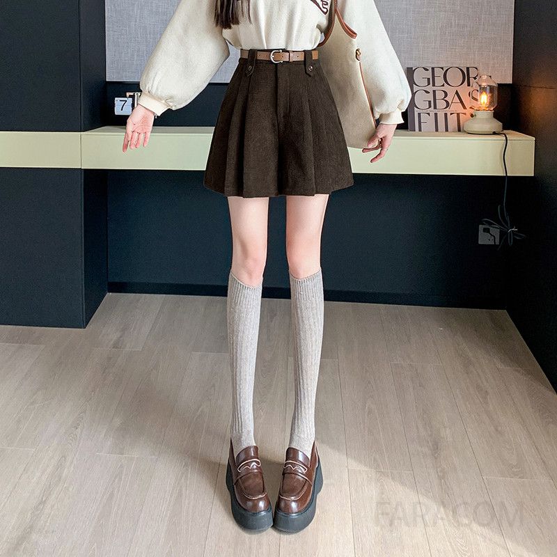 플리츠 울 여성 치마바지 가을용 코듀로이 A라인 하프팬츠 주름 디테일 편안한 착용감 데일리 스타일링 모던한 디자인 - 상세 이미지 4