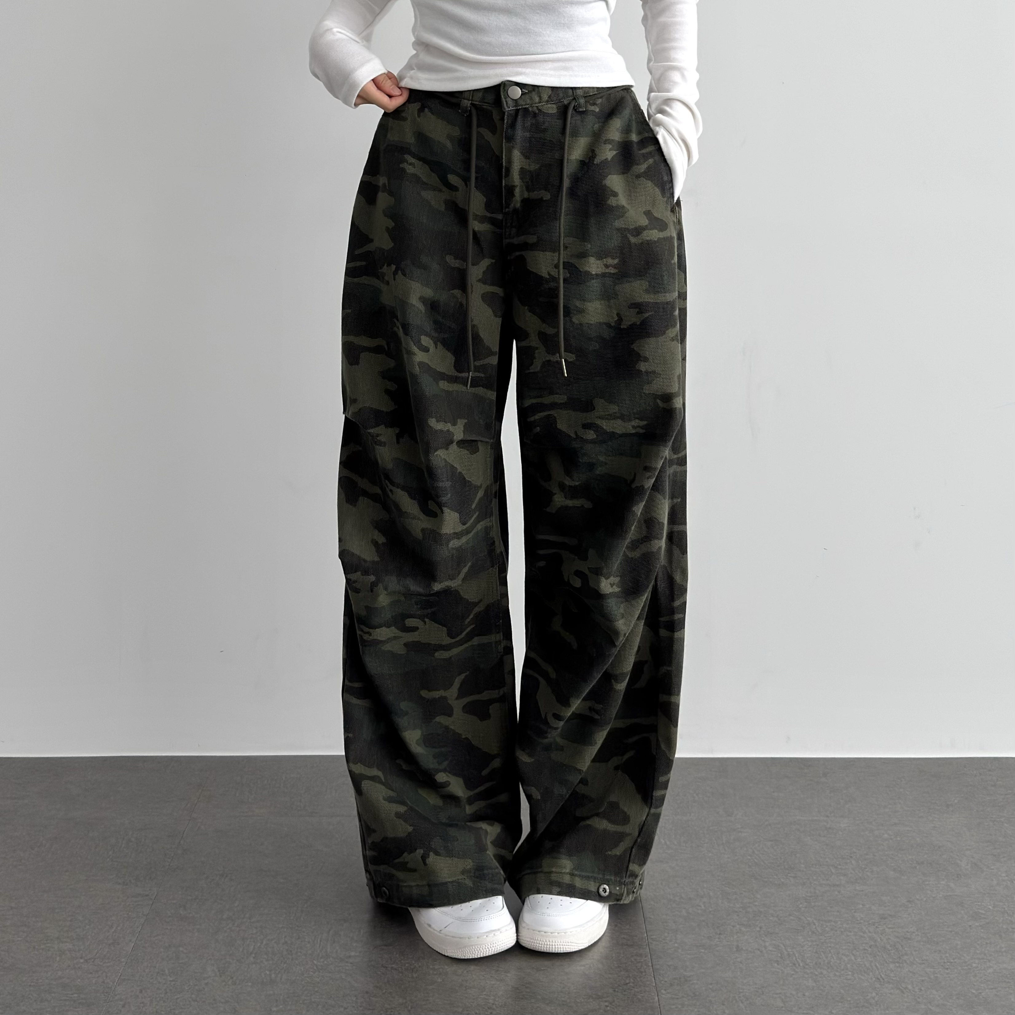 밀리터리 카모 밑단스냅 와이드 무릎 핀턱 팬츠 - 상세 이미지 3