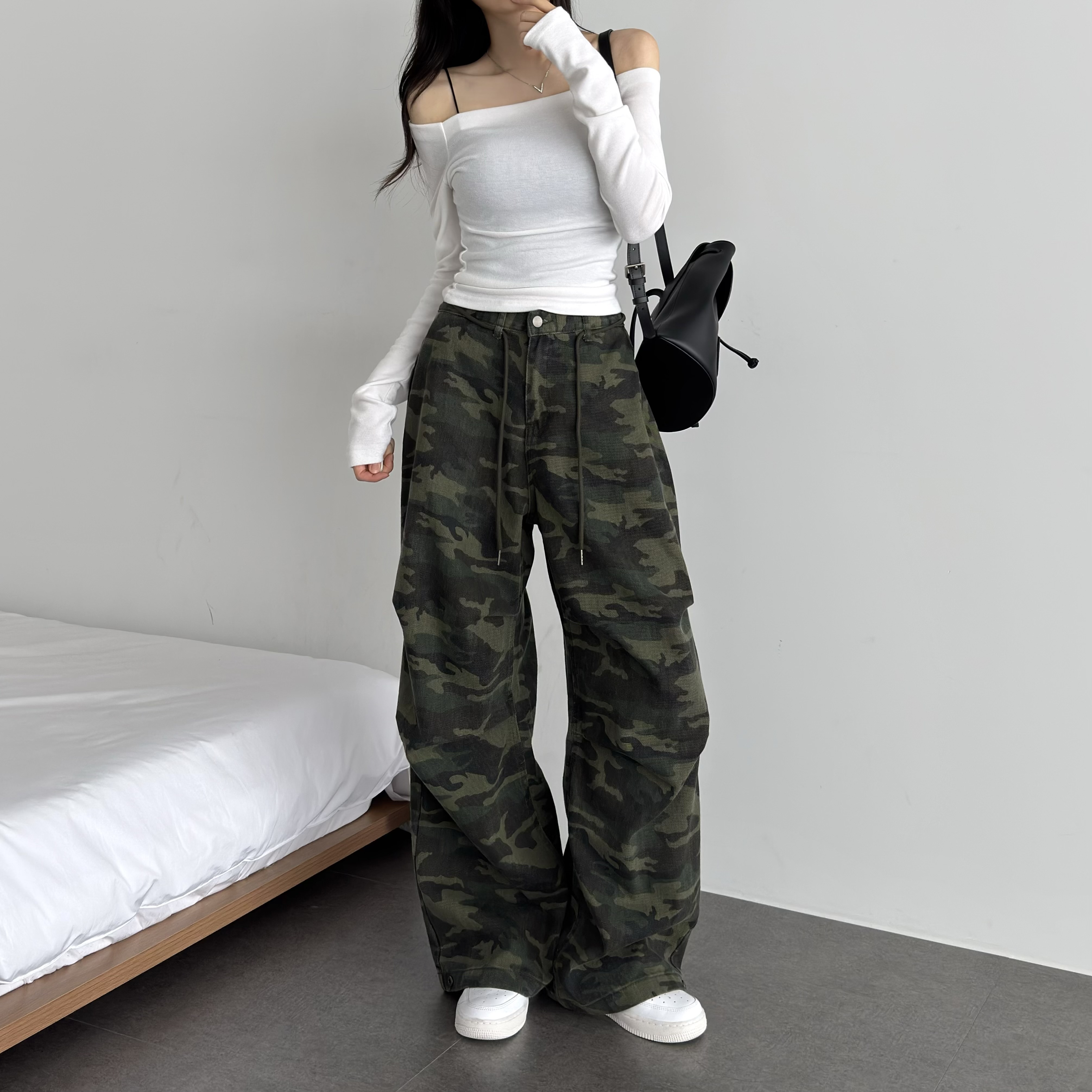 밀리터리 카모 밑단스냅 와이드 무릎 핀턱 팬츠 - 상품 이미지