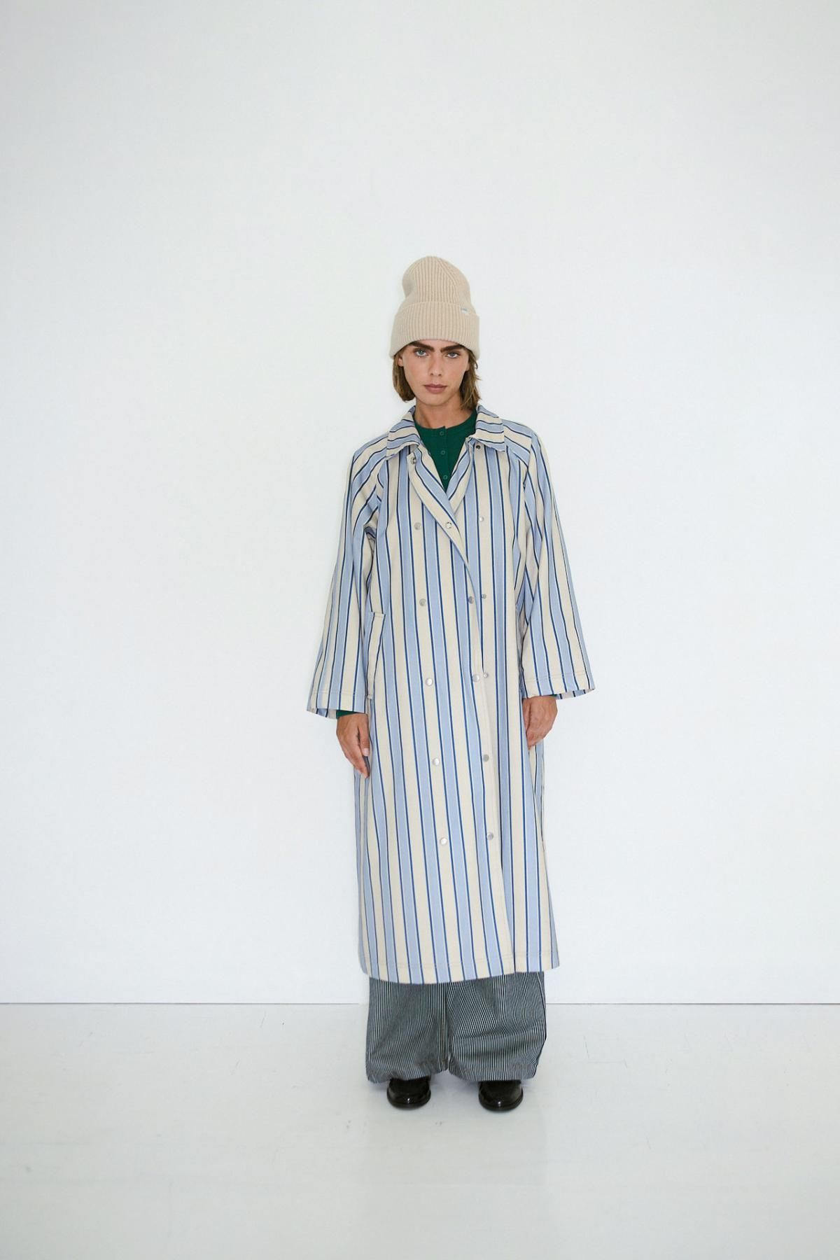 타이니코튼 다크바닐라 스트라이프 롱 트렌치코트 AW25-753R01 ONE COLOR - 상세 이미지 5