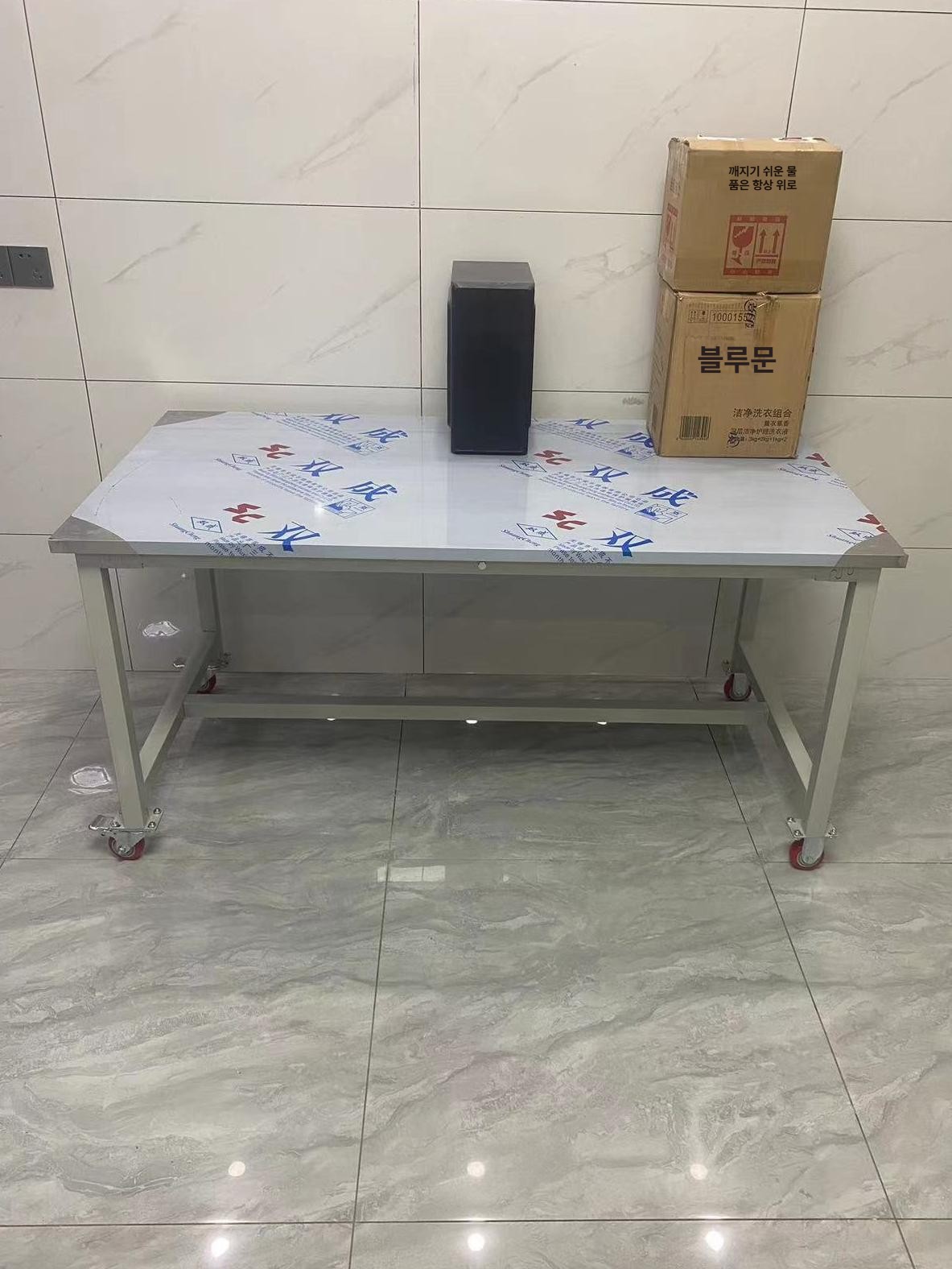 중형 스테인리스 이동 작업대 푸시카 생산 라인 사 테이블 작업장 바퀴 달린 조립 포장 237x115x75 - 상품 이미지