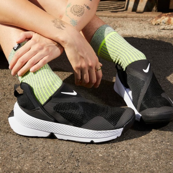 나이키 이지온 고 플라이어 슬립온 스니커즈 남녀공용 화이트 블랙 DR5540-002