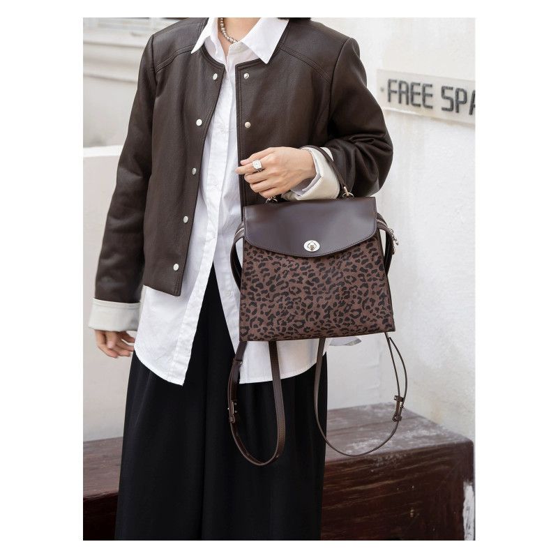 여성 레오파드 프린트 대용량 백팩 실용적인 출퇴근용 가방 경량 다용도 여행가방 스타일리시한 데일리백