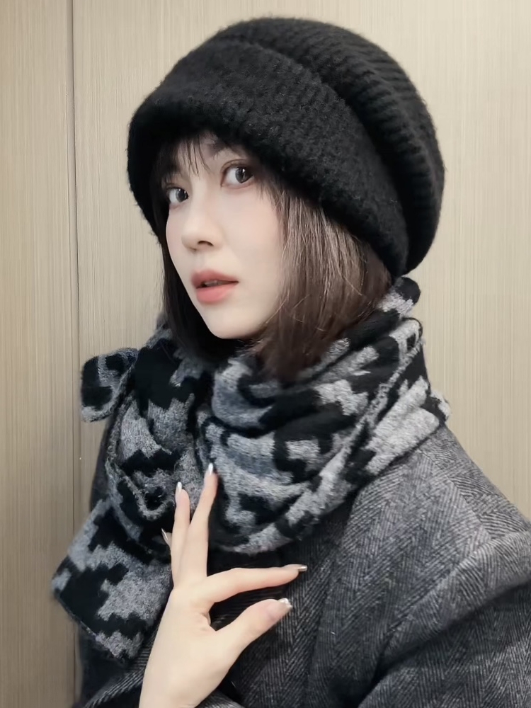가발달린모자 니트 항암가발 여성용 분리형 짧은 머리 블랙+브라운블랙 웨이브 헤어 블랙 - 상품 이미지