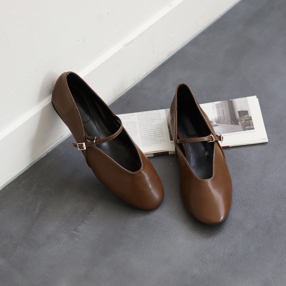 러델 스트랩 플랫슈즈 절개 슬림 메리제인