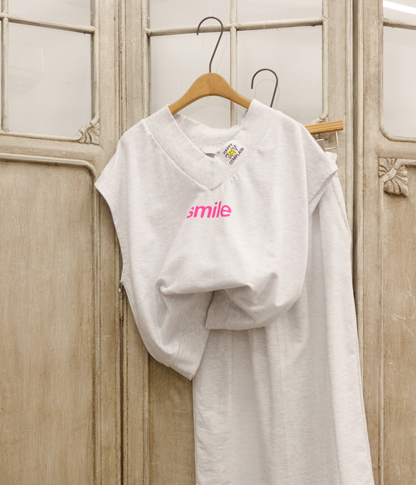 브이넥 스마일 반팔 민소매 코튼 오버핏 박스 베스트 조끼 - 상세 이미지 3