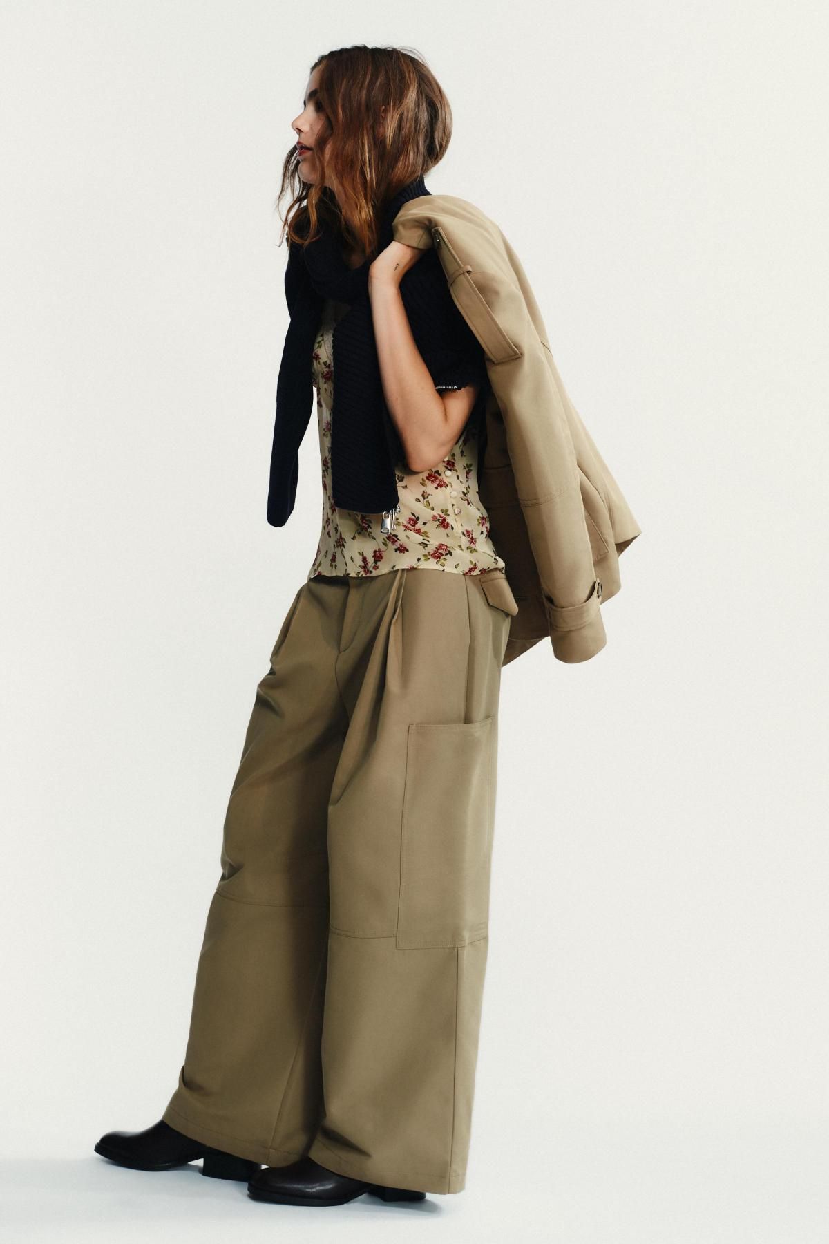자라 미드웨이스트 와이드 카고 플리츠 팬츠 4391/532 LIGHT KHAKI - 상세 이미지 4