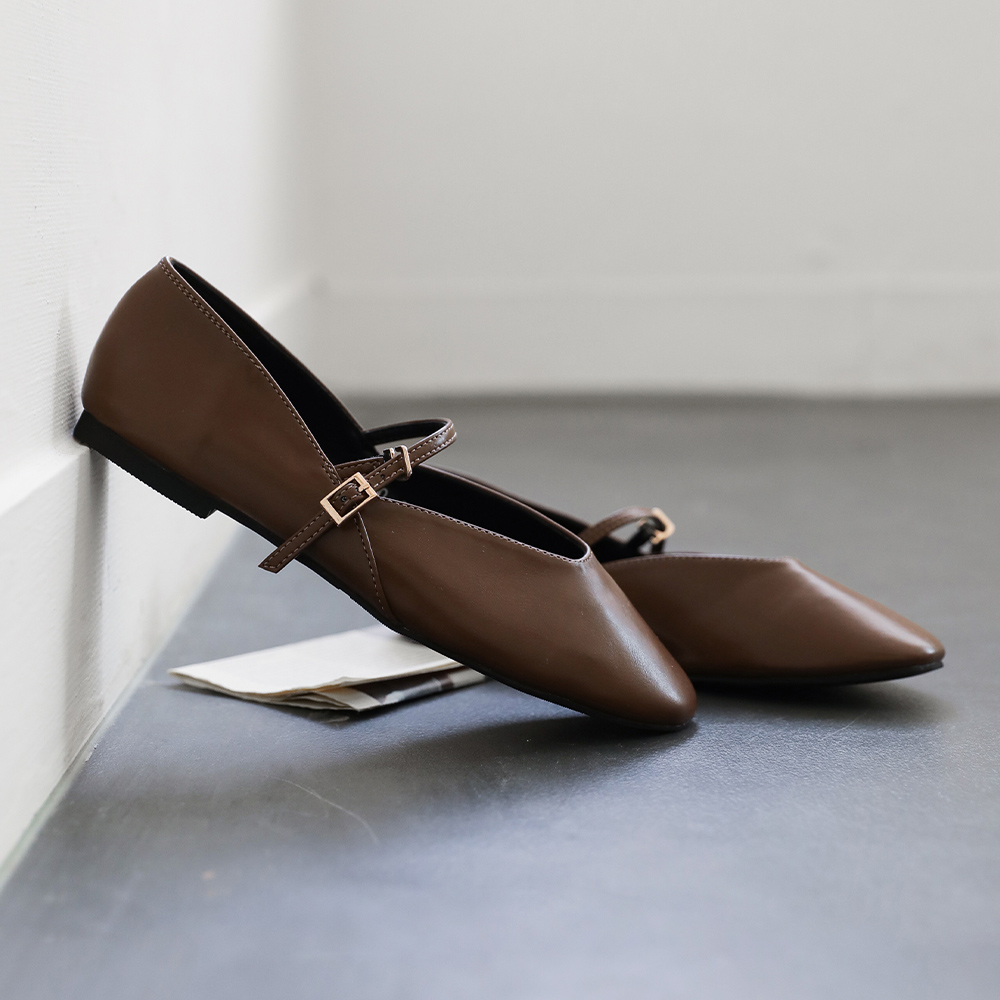 러델 스트랩 플랫슈즈 절개 슬림 메리제인