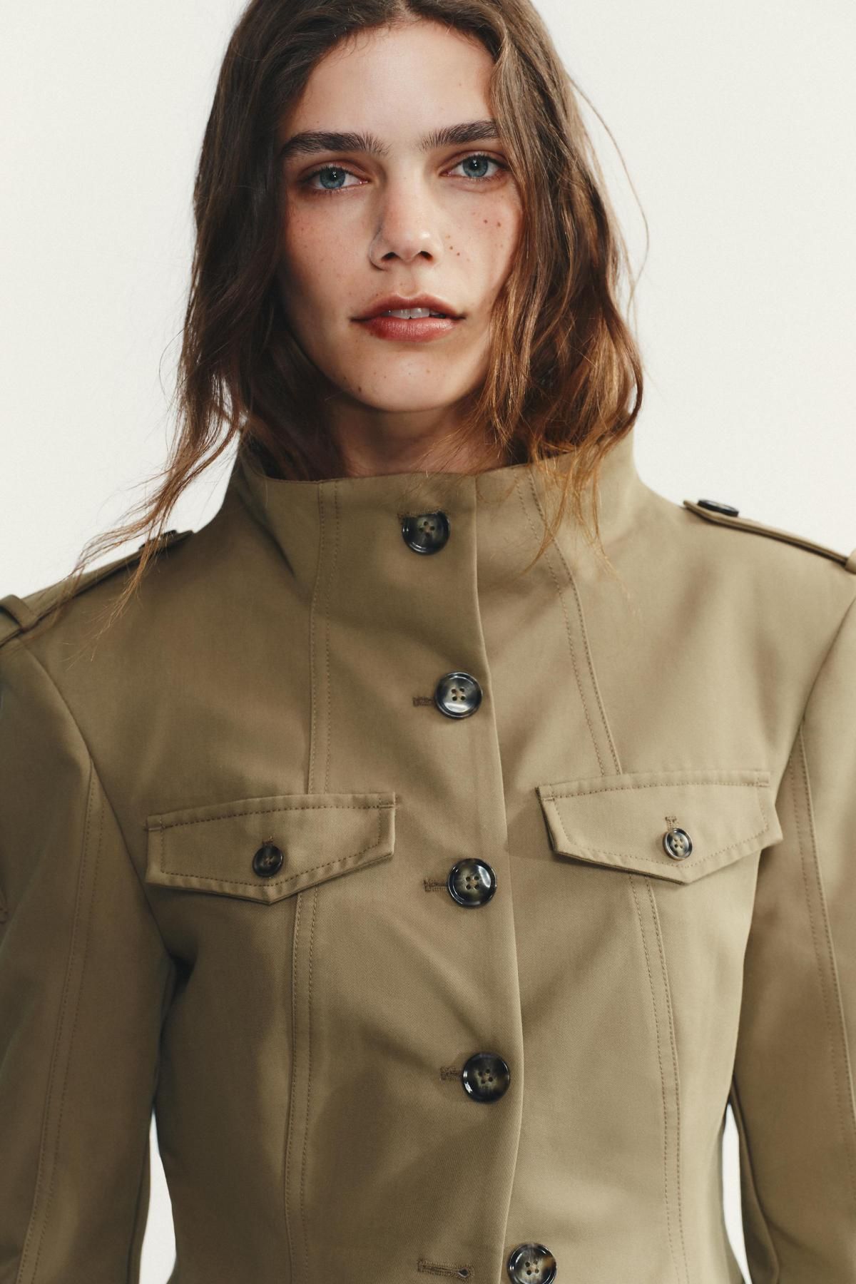 자라 유틸리티 하이넥 숄더탭 포켓 베이지 재킷 4341/718 LIGHT KHAKI - 상세 이미지 4