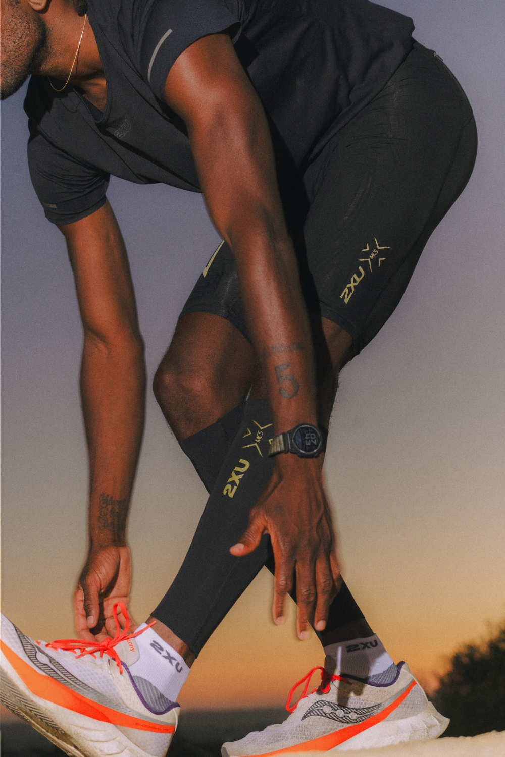 2XU 카프슬리브 라이트스피드 컴프레션 카프가드 종아리 보호대 UA3064BBLK-GLD - 상세 이미지 3
