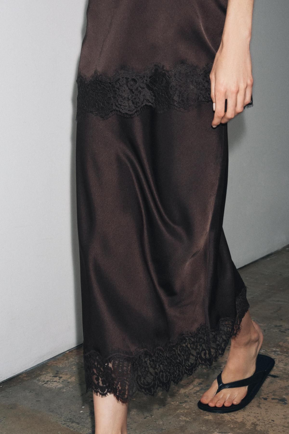 자라 테크니컬 새틴 레이스 미디 스커트 5919/207 DARK BROWN - 상세 이미지 5