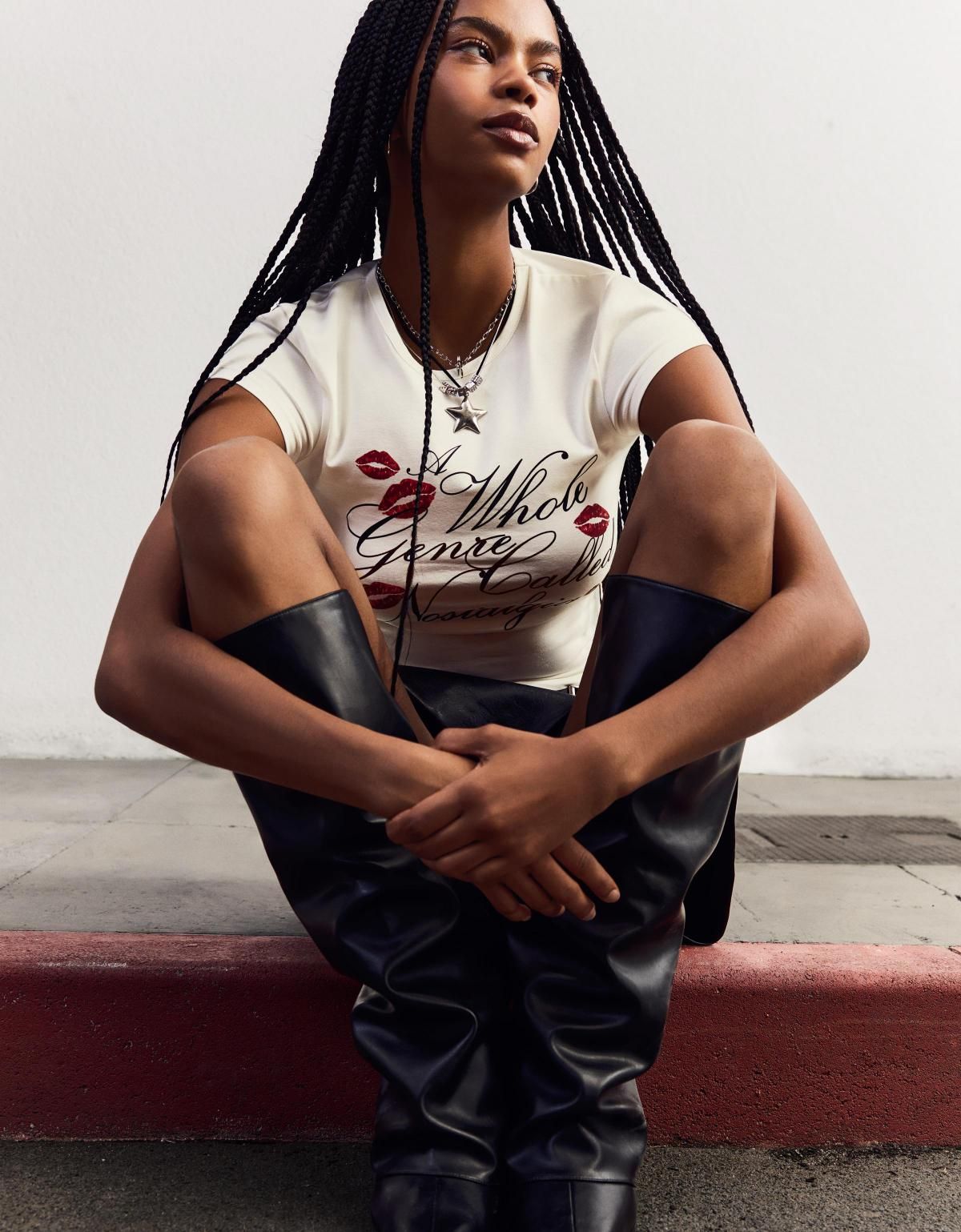 버쉬카 프린트 레터링 화이트 반팔 티셔츠 7638/360 OFF WHITE - 상세 이미지 5