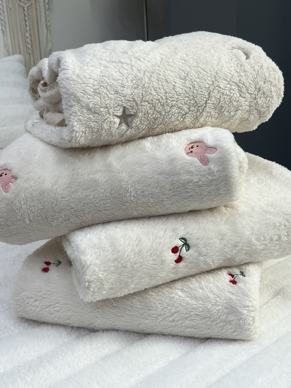 하루공간 보들보들 극세사 자수 담요 - 5종류