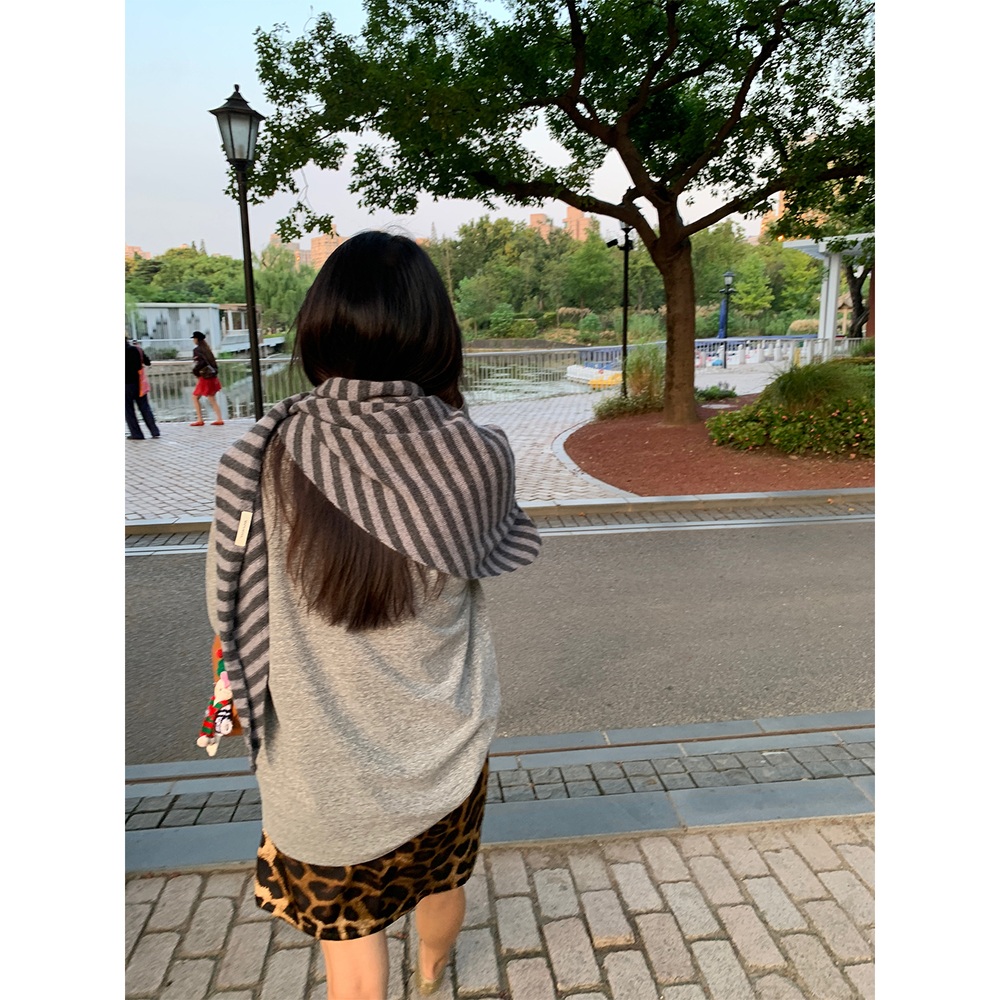 울100 스트라이프 삼각대형머플러 다용도 레이어드 고급 명품느낌 백화점퀄리티 블랙화이트 - 상세 이미지 4