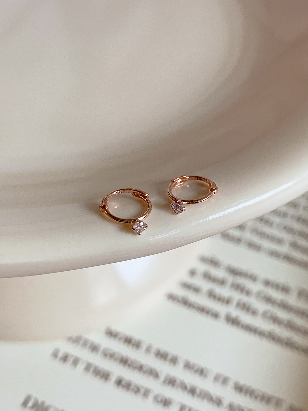 14k 초미니 큐빅 원터치 링 귀걸이 - 상세 이미지 3