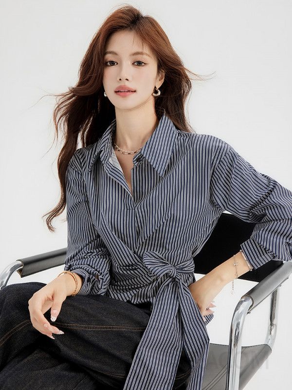 여성 스트라이프 셔츠 긴팔 세로 줄무늬 가을 데일리 캐주얼 허리 스트랩 포인트 스타일리시한 외출용 블라우스 - 상세 이미지 5
