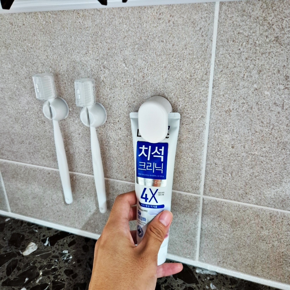 공중부양 라운드 치약걸이 튜브꽂이 연고걸이 - 상세 이미지 3