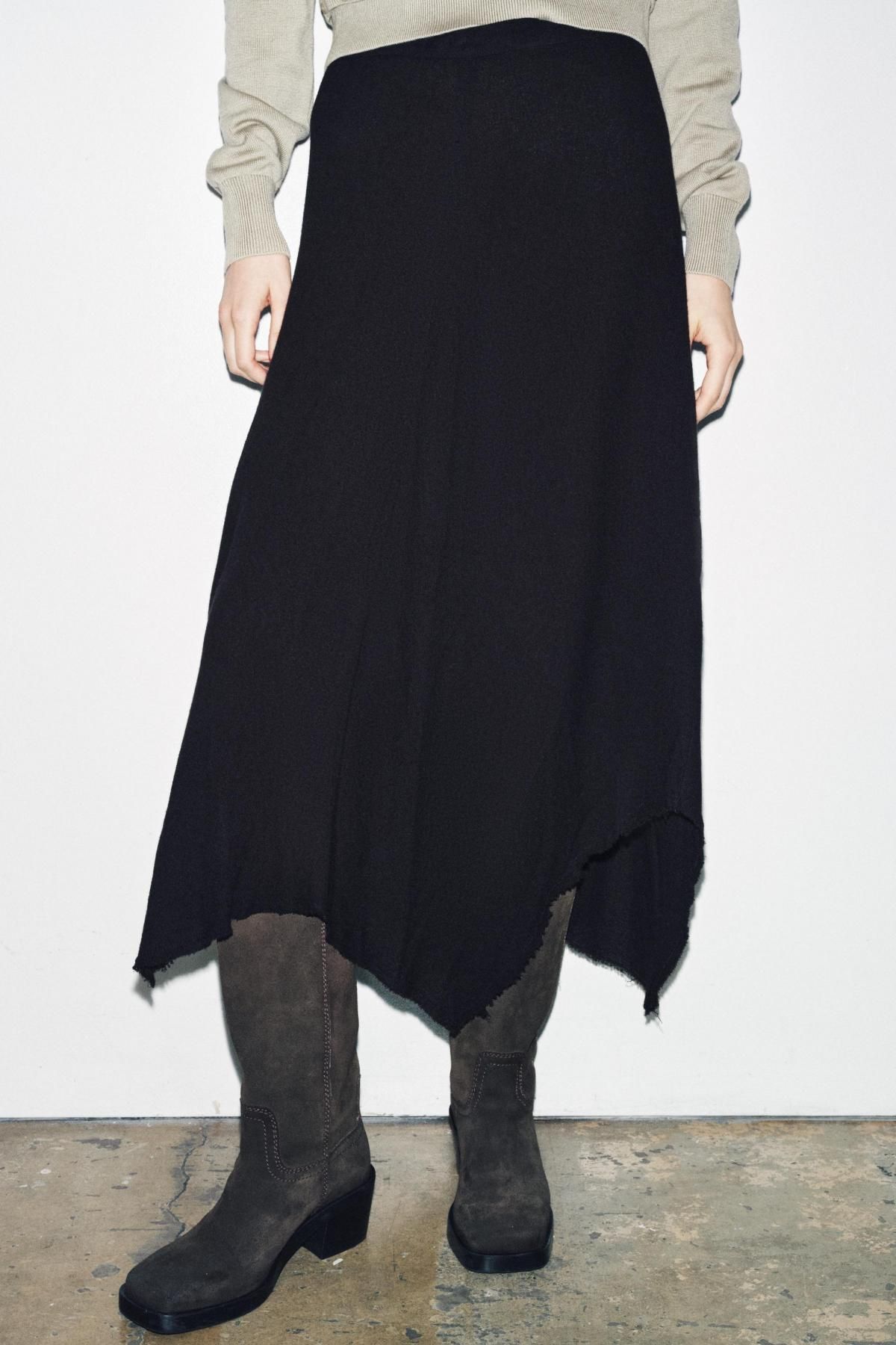 자라 테크니컬 울블렌드 비대칭 미디 스커트 8825/733 BLACK - 상세 이미지 4