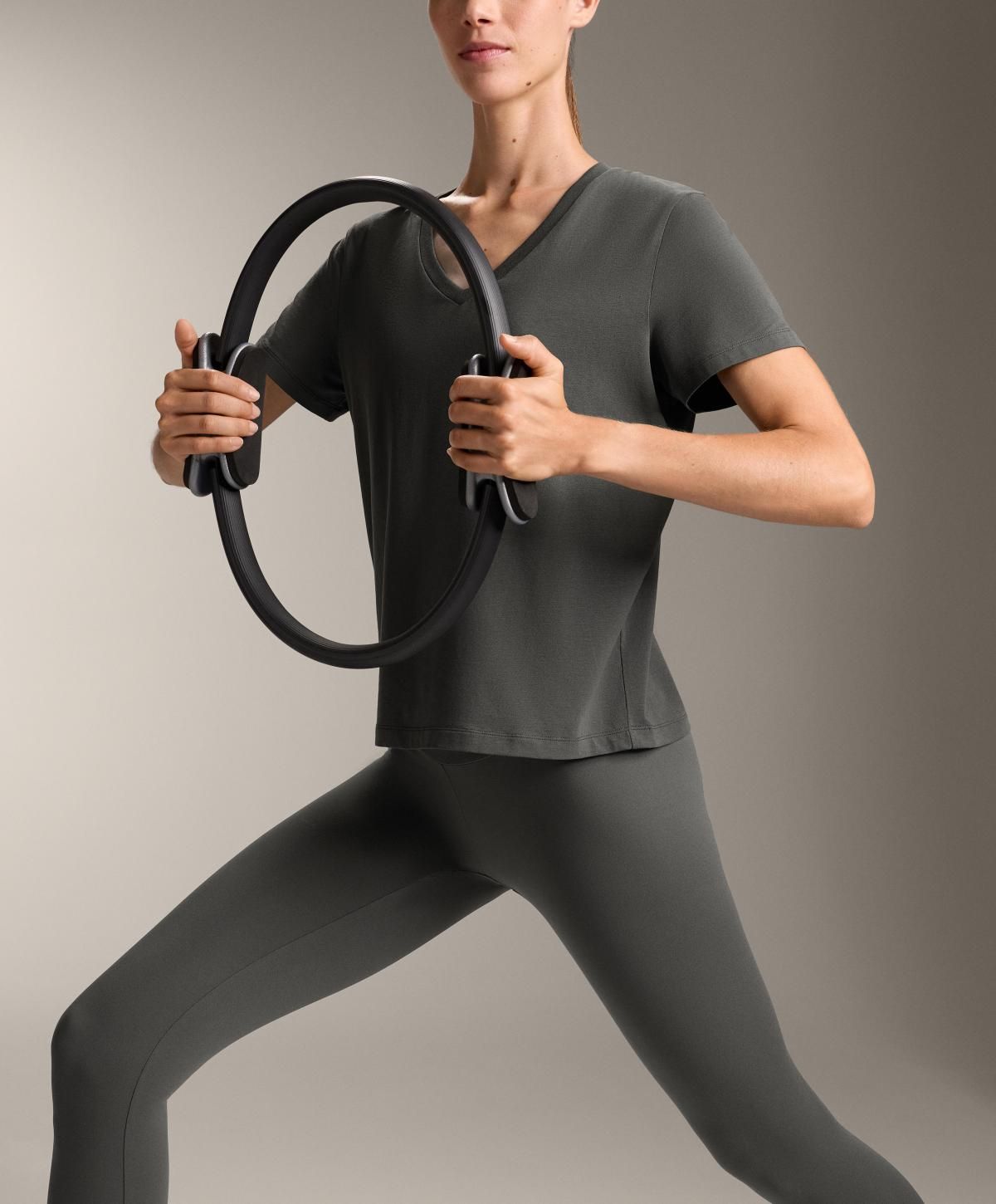 오이쇼 미니멀 베이직 코튼블렌드 브이넥 반팔 티셔츠 0923/169 DARKANTHRACITE - 상세 이미지 5