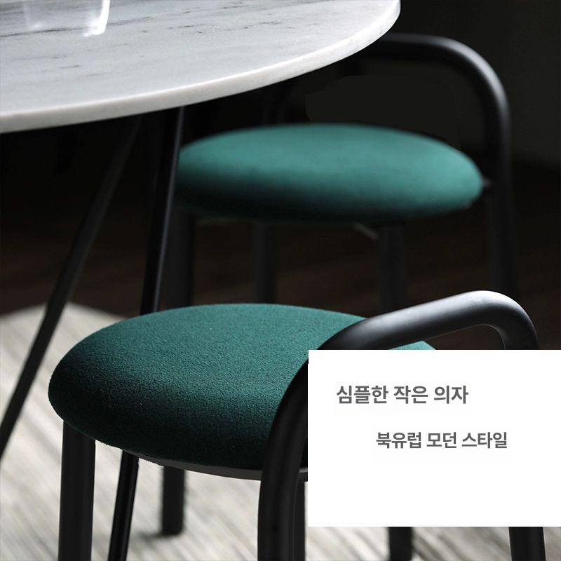 모던 패브릭 의자 스툴 철제 거실 라운지 체어 인테리어 드레스룸 카페의자 블랙다리+그린벨벳 - 상세 이미지 3