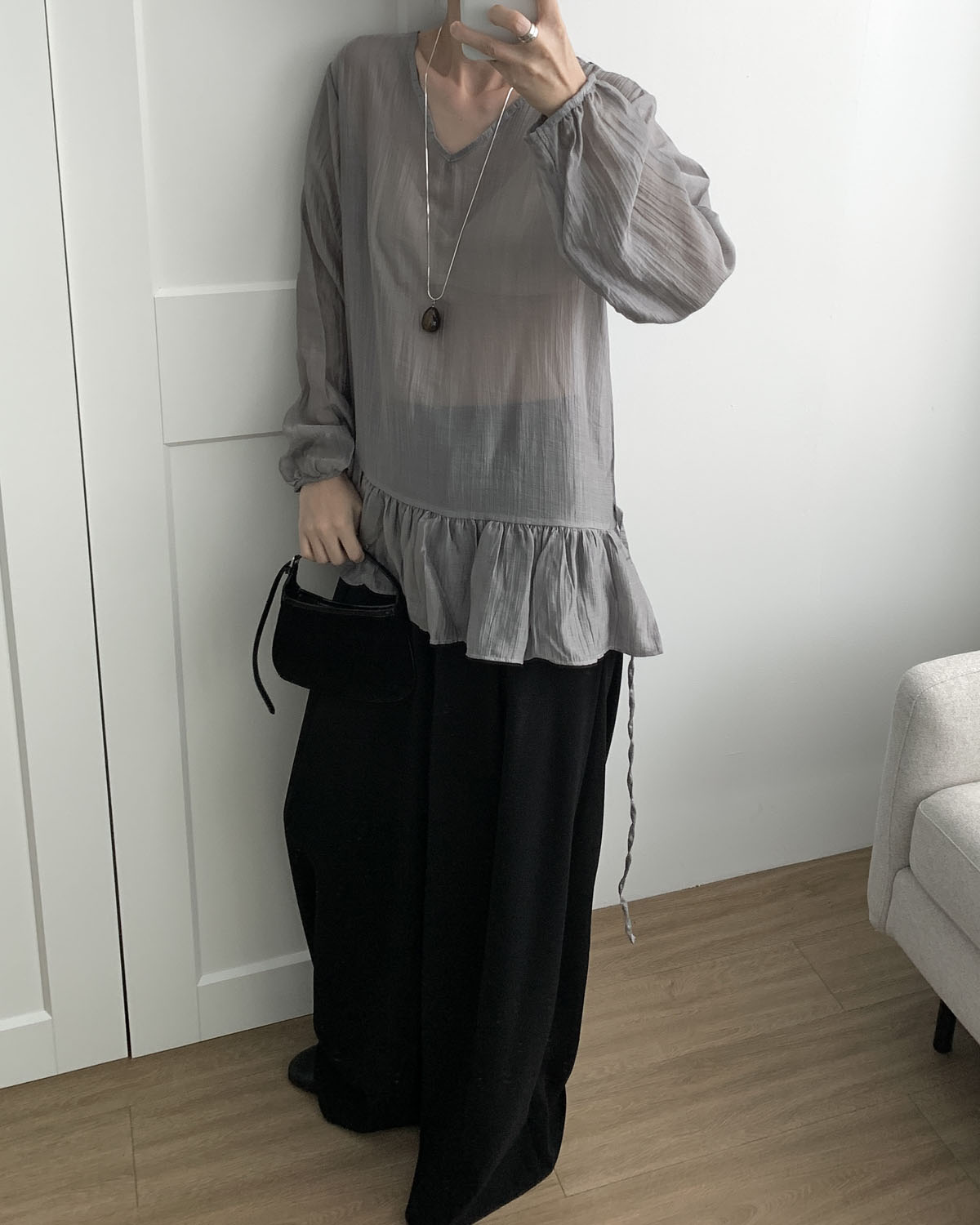 [일부당일] 어써 블라우스 시스루 프릴 롱 텐셀 레이어드 블라우스 웨어링무드 (3c) - 상세 이미지 2