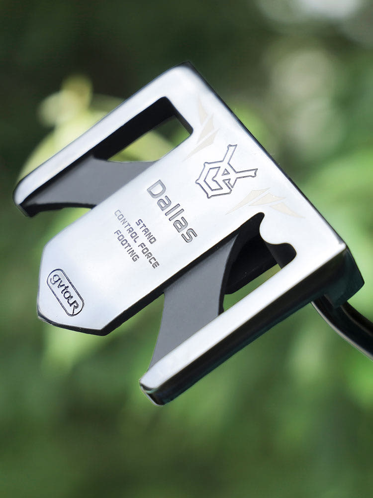 퍼터 사용자가 정렬을 확인하는 모습