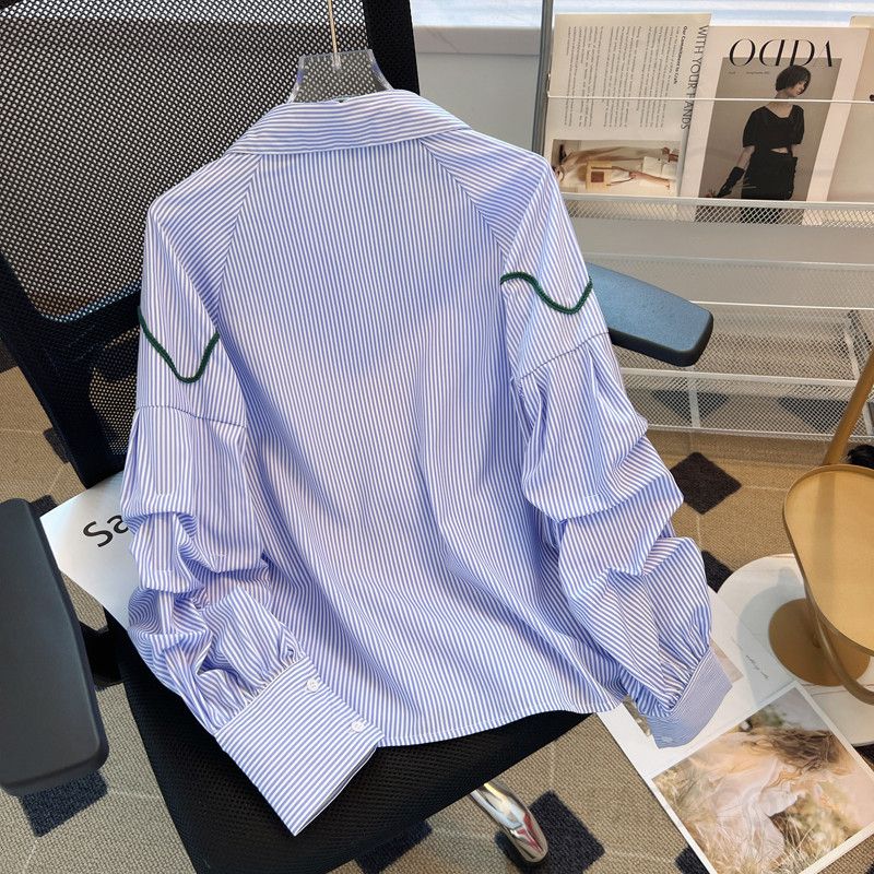 여성 긴팔 폴로 칼라 셔츠 구김없는 링클프리 스타일 데일리룩 스트라이프 셔츠 봄가을 여성의류 모던한 디자인 캐주얼한 착용감 - 상세 이미지 3