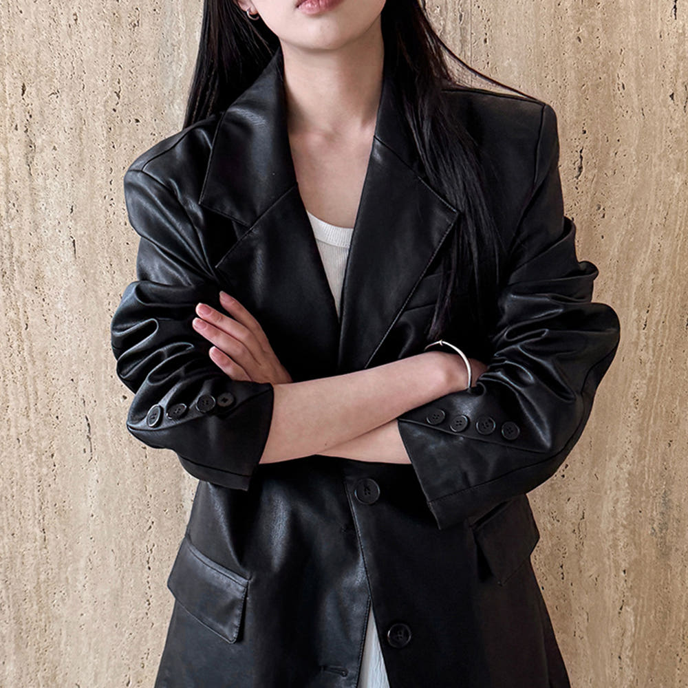 여성 루즈핏 블랙 레더자켓 간절기 아우터 가을 출근룩 데일리룩