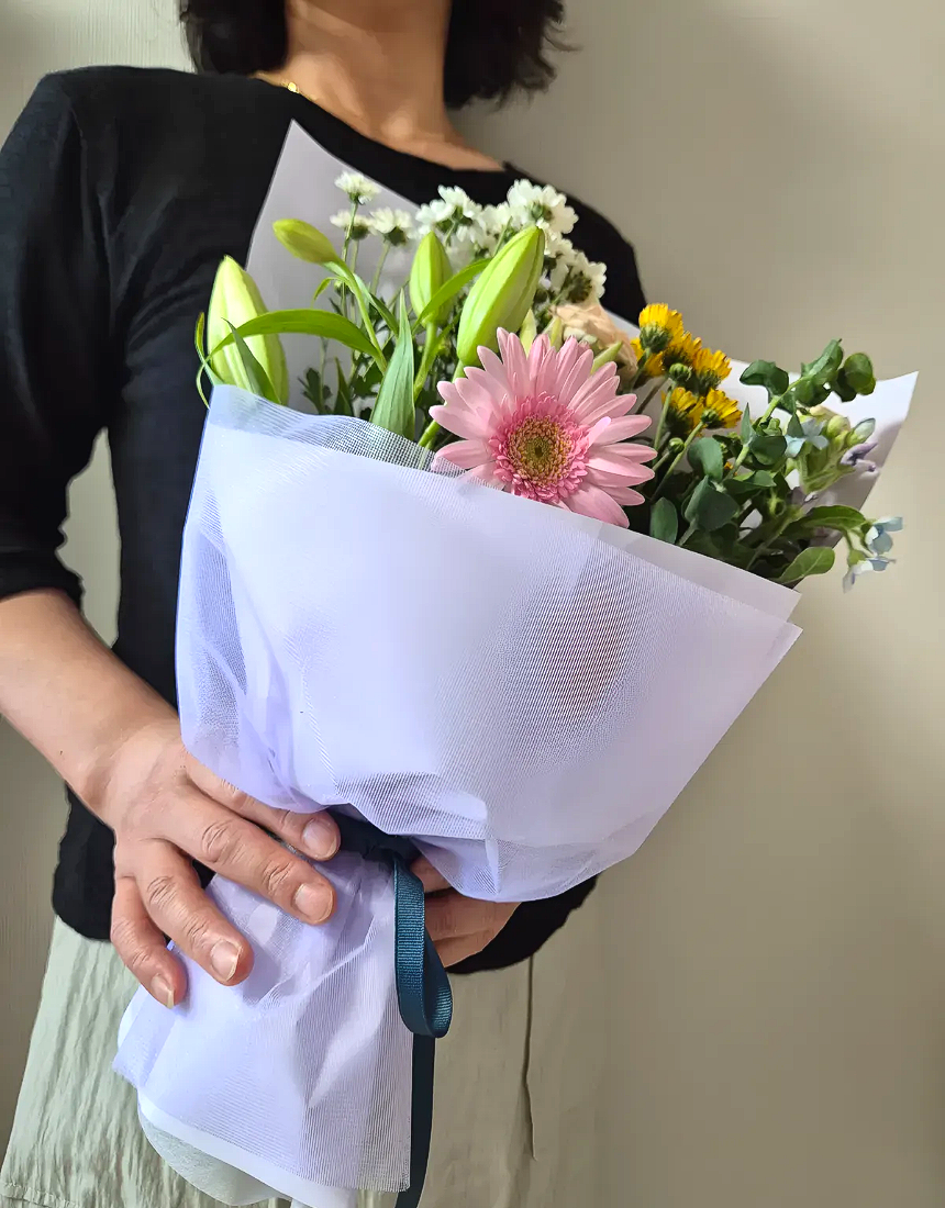 봄꽃 집 사무실 카페 꾸미기 생화 정기구독 소형 꽃다발 택배 생일 기념일 선물 라운드블루미 이미지 6