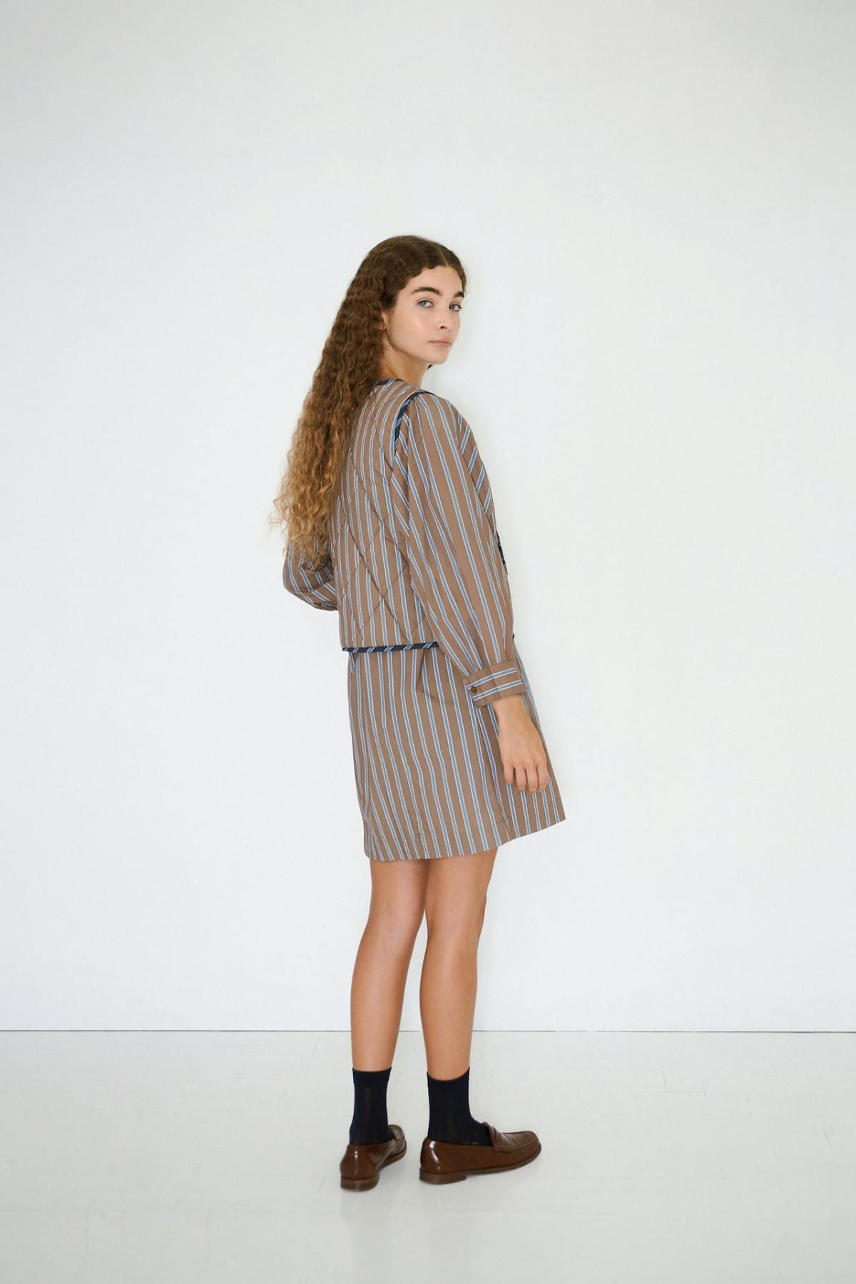 타이니코튼 모카 스트라이프 패턴 테크니컬 패딩 베스트 AW25-634S37 ONE COLOR - 상세 이미지 4