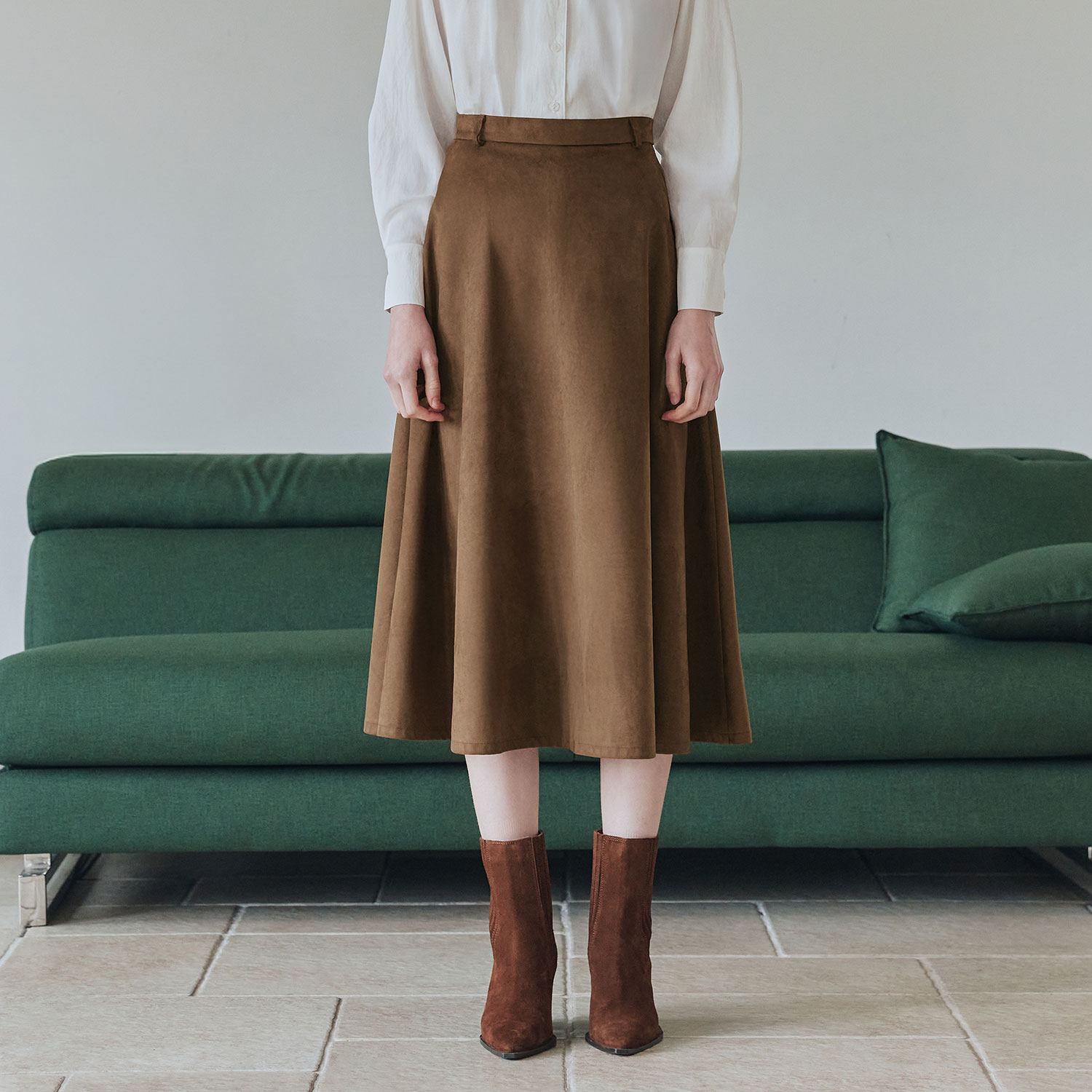 [제로스트릿] 엠버 스웨이드 롱 스커트 AMBER SUEDE LONG SKIRT / BROWN 제품 이미지