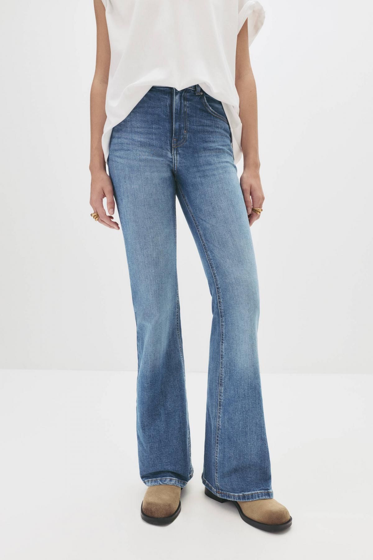 풀앤베어 하이라이즈 스트레치 부츠컷 데님 팬츠 7683/308 MEDIUM BLUE - 메인 이미지