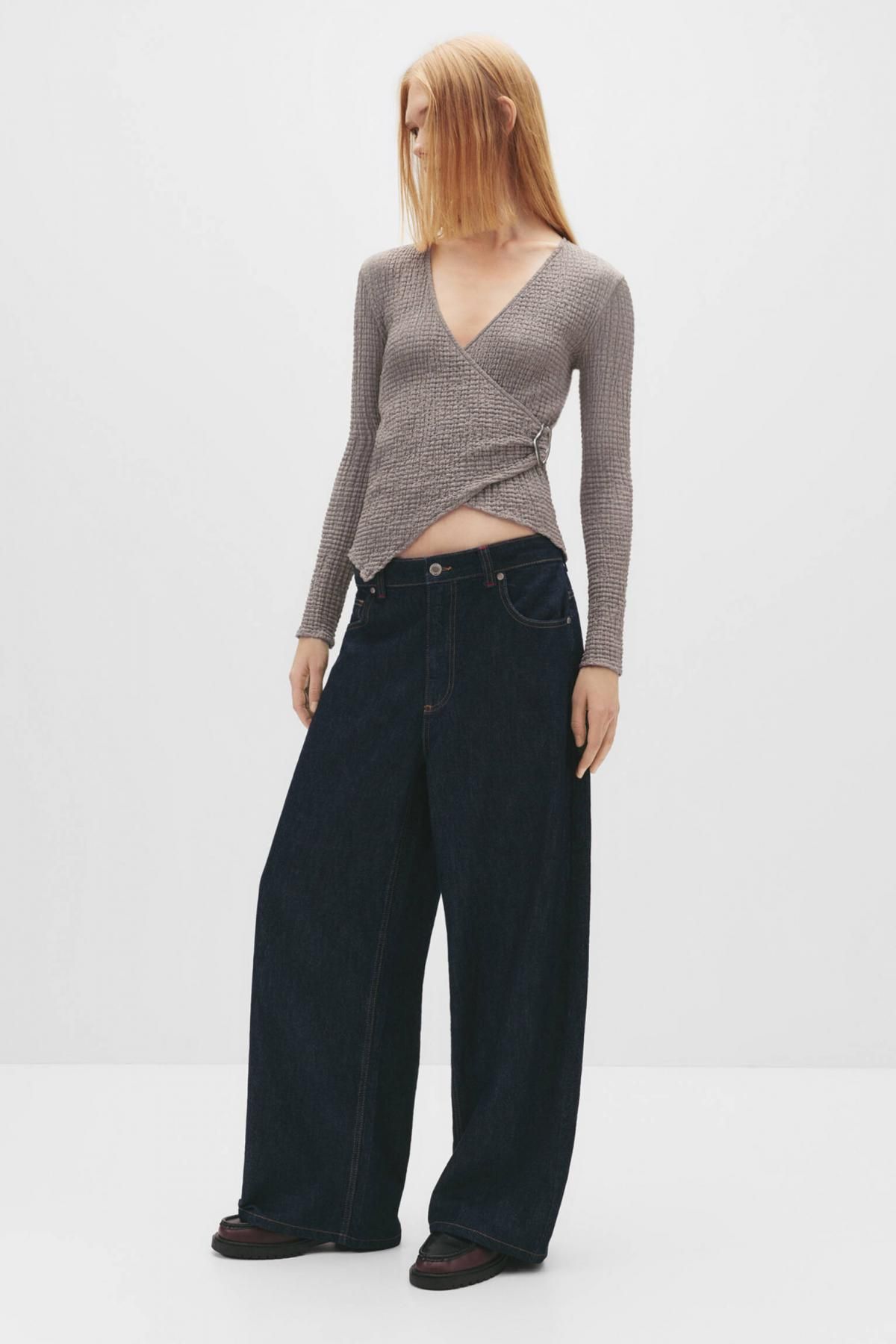 풀앤베어 크레이프 랩 브이넥 버클 긴팔 탑 7152/382 GREY - 상세 이미지 2