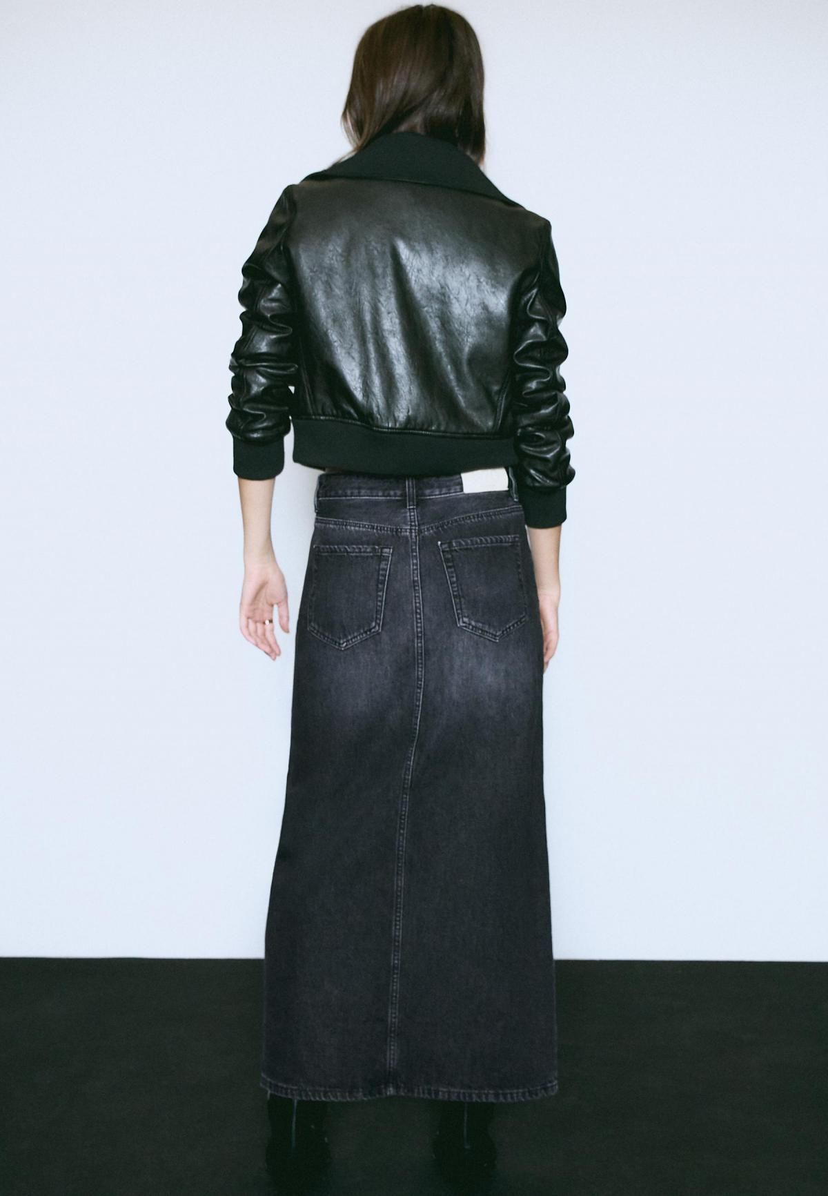 스트라디바리우스 트렌디 루즈핏 슬릿 데님 미디 스커트 1318/621 BLACK DENIM WASH - 상세 이미지 4