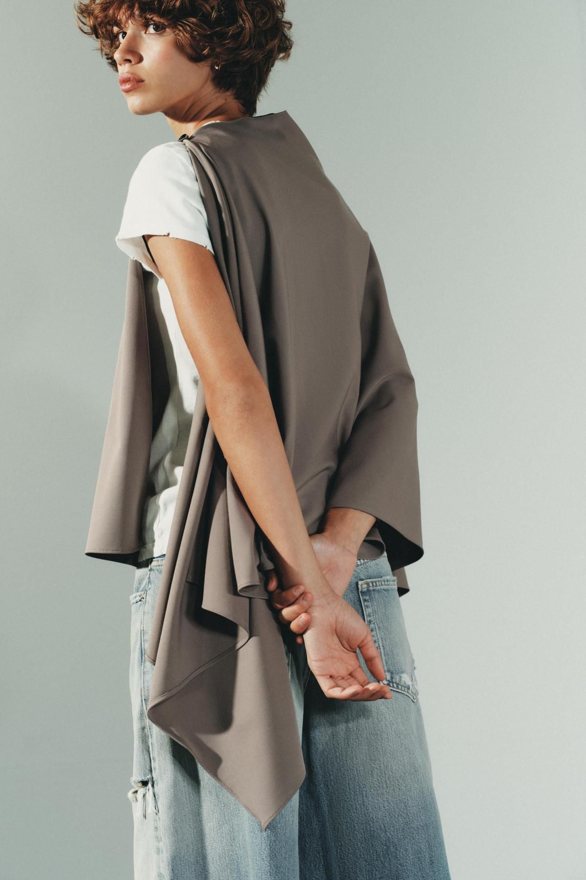 자라 모던 비대칭 버튼 케이프 2010/784 GREY / BEIGE - 상세 이미지 4