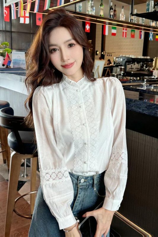 여성 가을 레이스 스티칭 화이트 블라우스 러플 스탠드 칼라 루즈핏 긴팔 셔츠 스타일리시한 데일리룩 하객룩 코디용 이미지 6