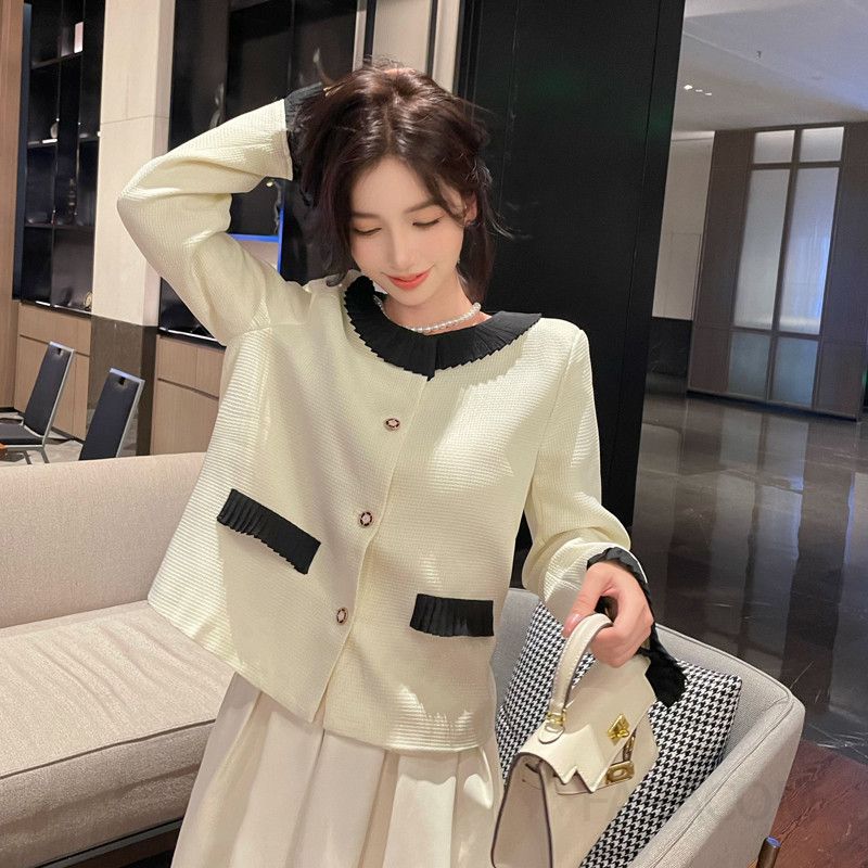 가을 여성 러플 재킷 간절기 스타일 디자인 센스 있는 노카라 자켓 편안한 착용감 데일리 패션 아이템 모던한 트렌디한 - 상품 이미지