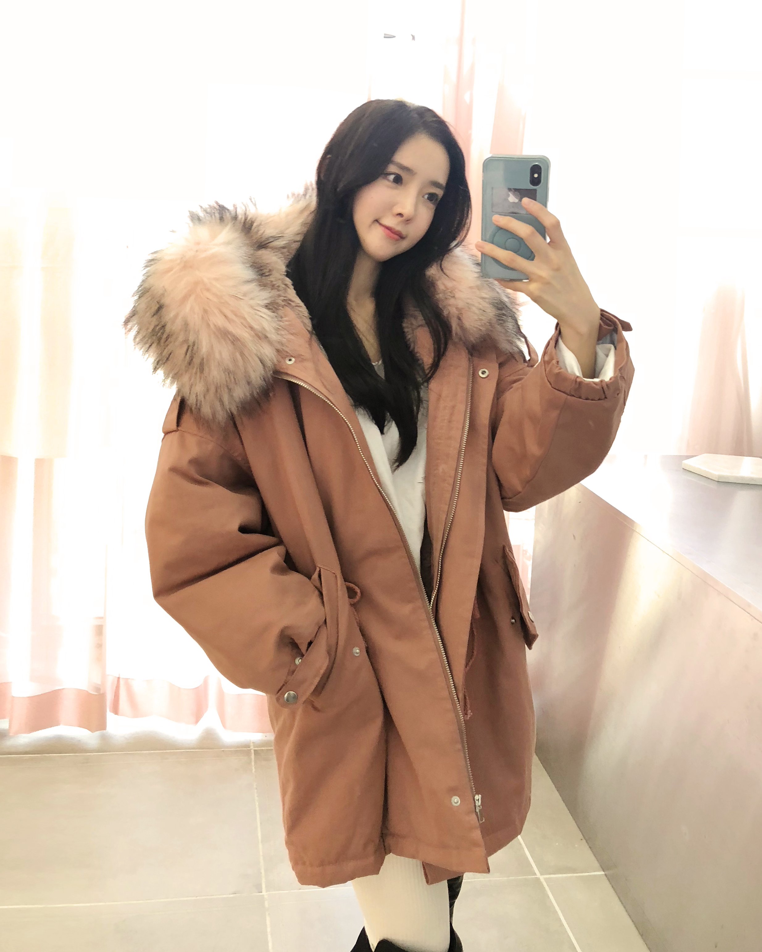 파스텔 밍크안감 페이크퍼 라쿤패딩 - 상품 이미지